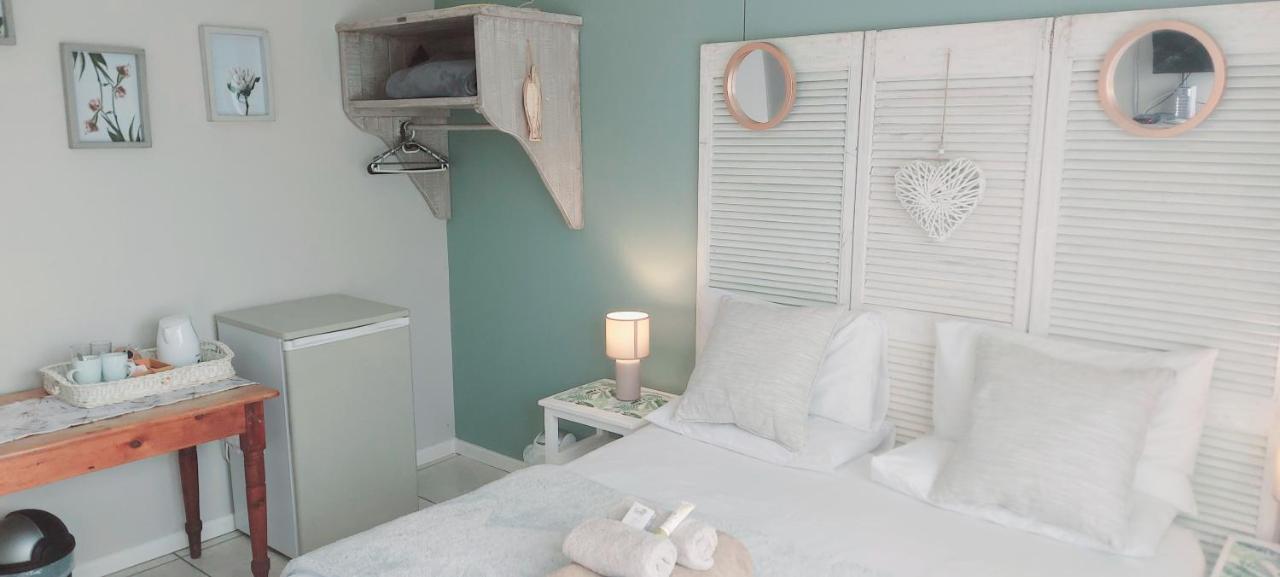 The Coelacanth Guest House And Beach Thyme Self Catering Kiddʼs Beach Eksteriør bilde
